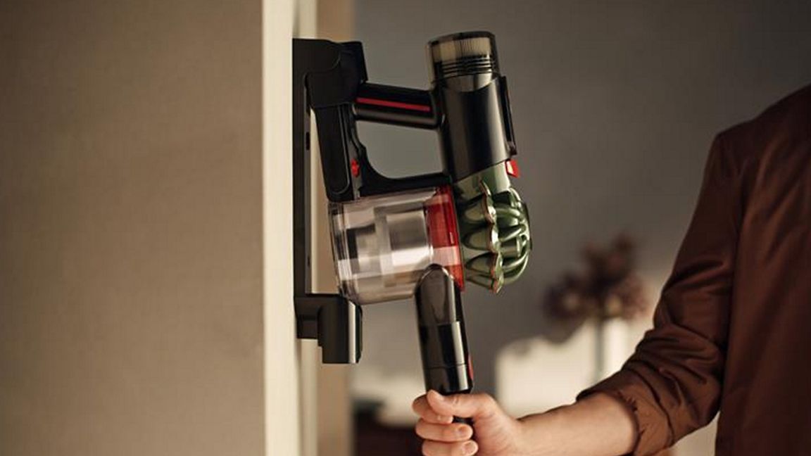 V8 Cyclone cordless vacuum